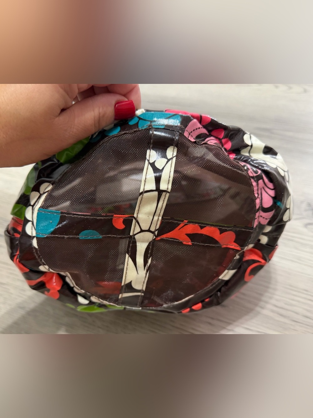 NEW Vera Bradley “Lola” Shower Caddy Mesh Freestanding Bottom Water Resistant - Picture 11 of 11